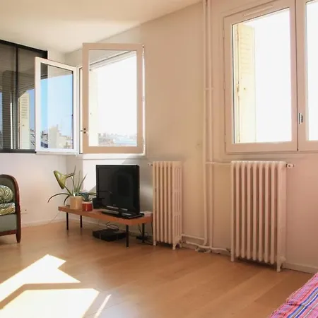 Splendid Bright Spacious And Design Apt *